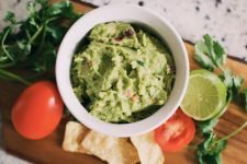 ¿Pueden los perros comer guacamole?